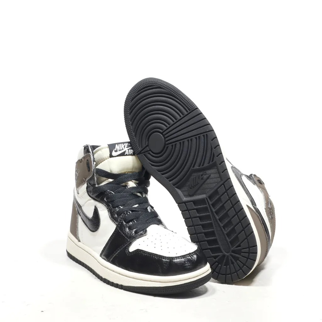 Air Jordan 1 Retro High-Top Sneakers Leather White Color For Women