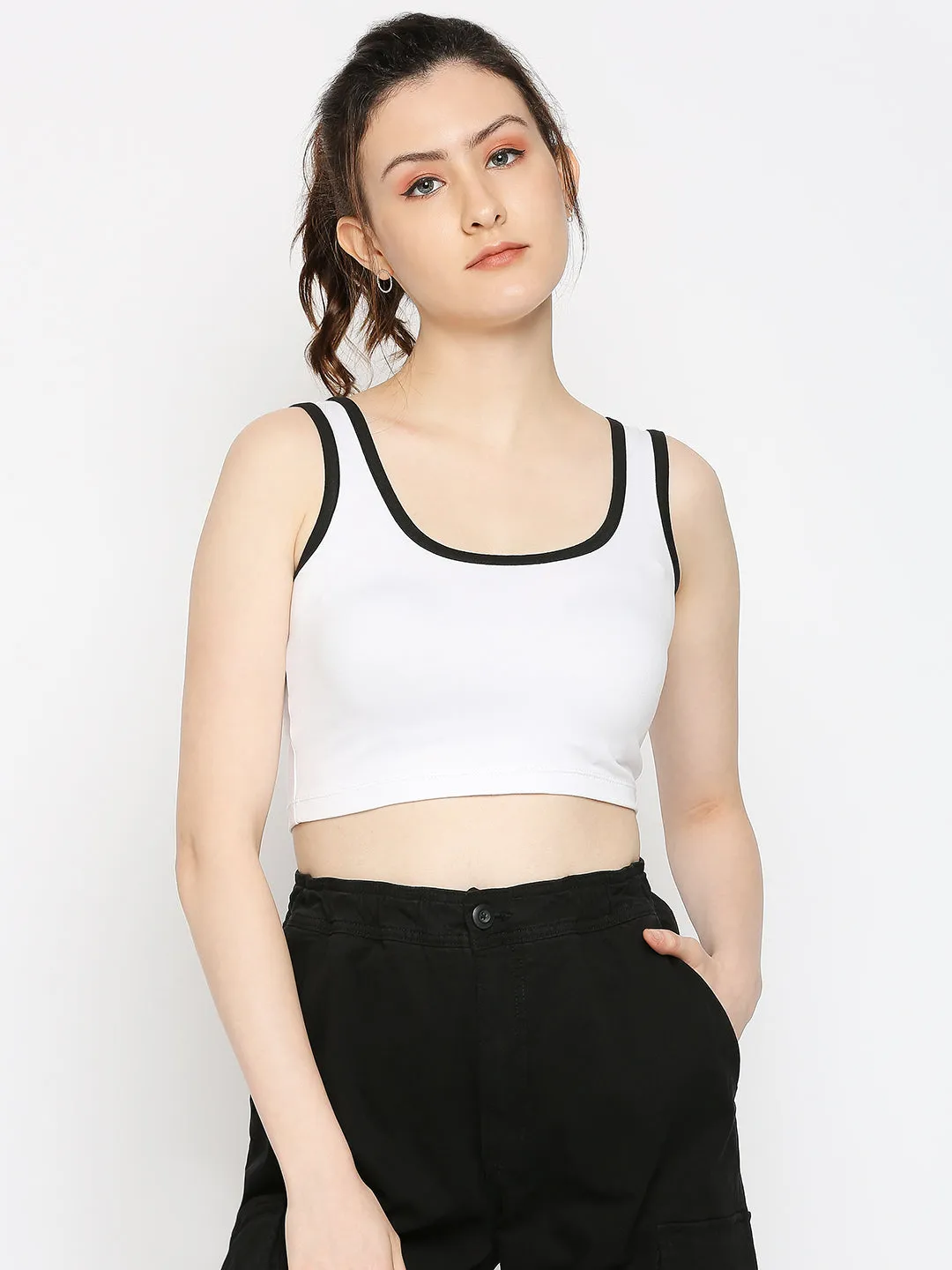 Disrupt Scoop Neck Slim Fit Sleevelees White Top