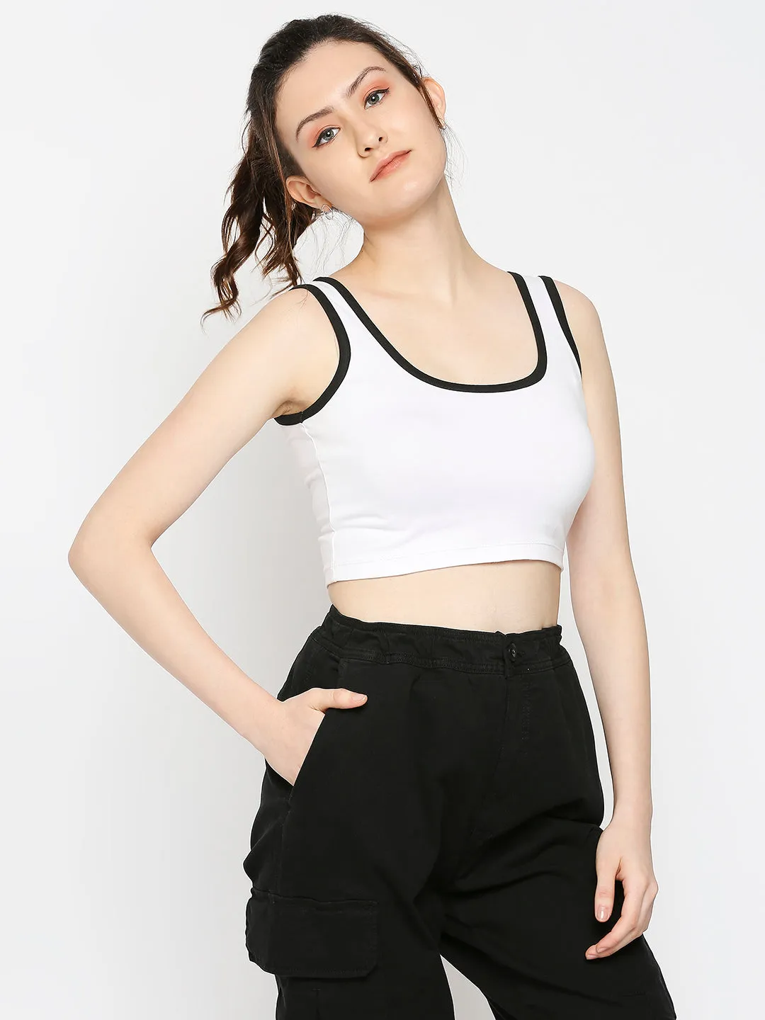 Disrupt Scoop Neck Slim Fit Sleevelees White Top