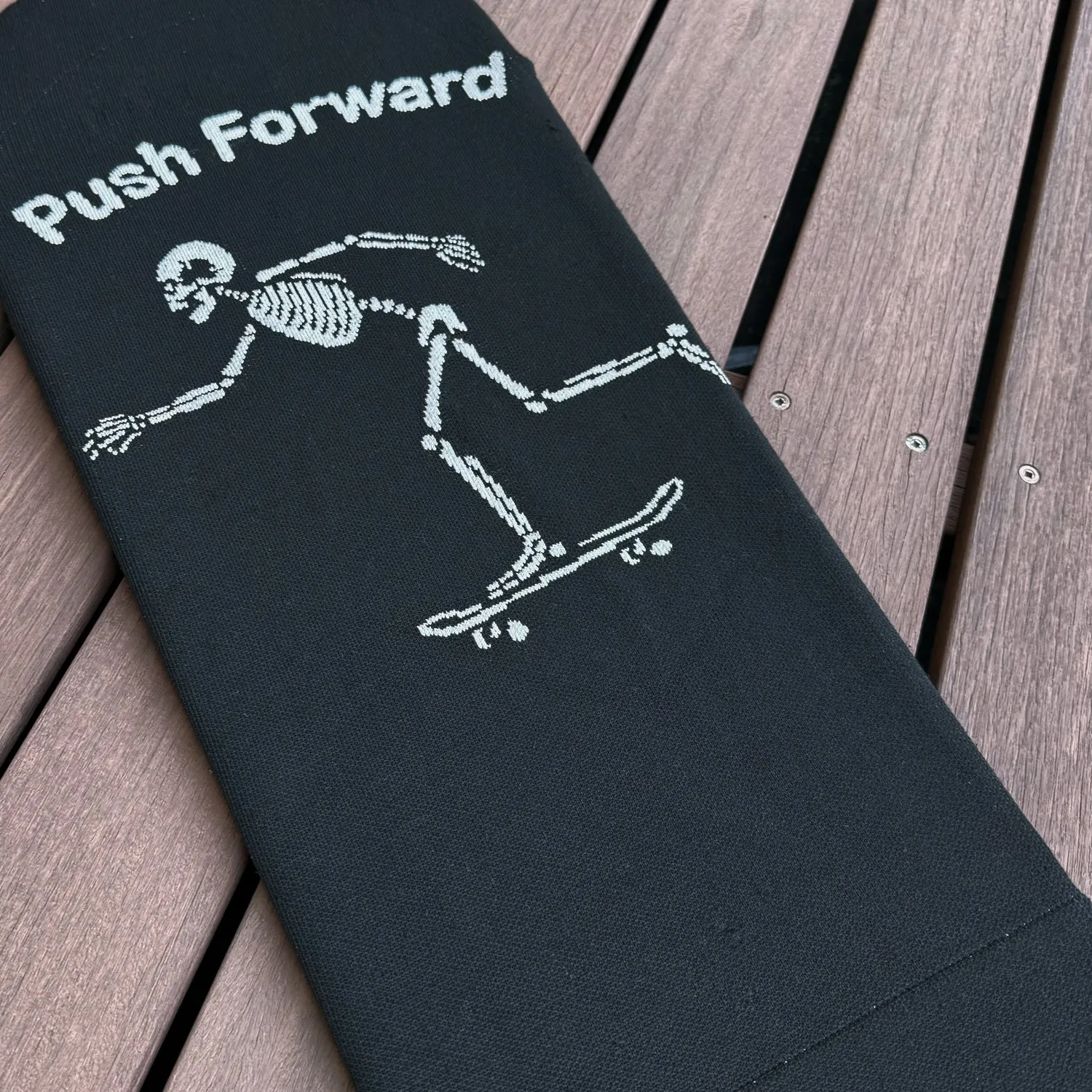 KNIT COVER SKATE SKULL