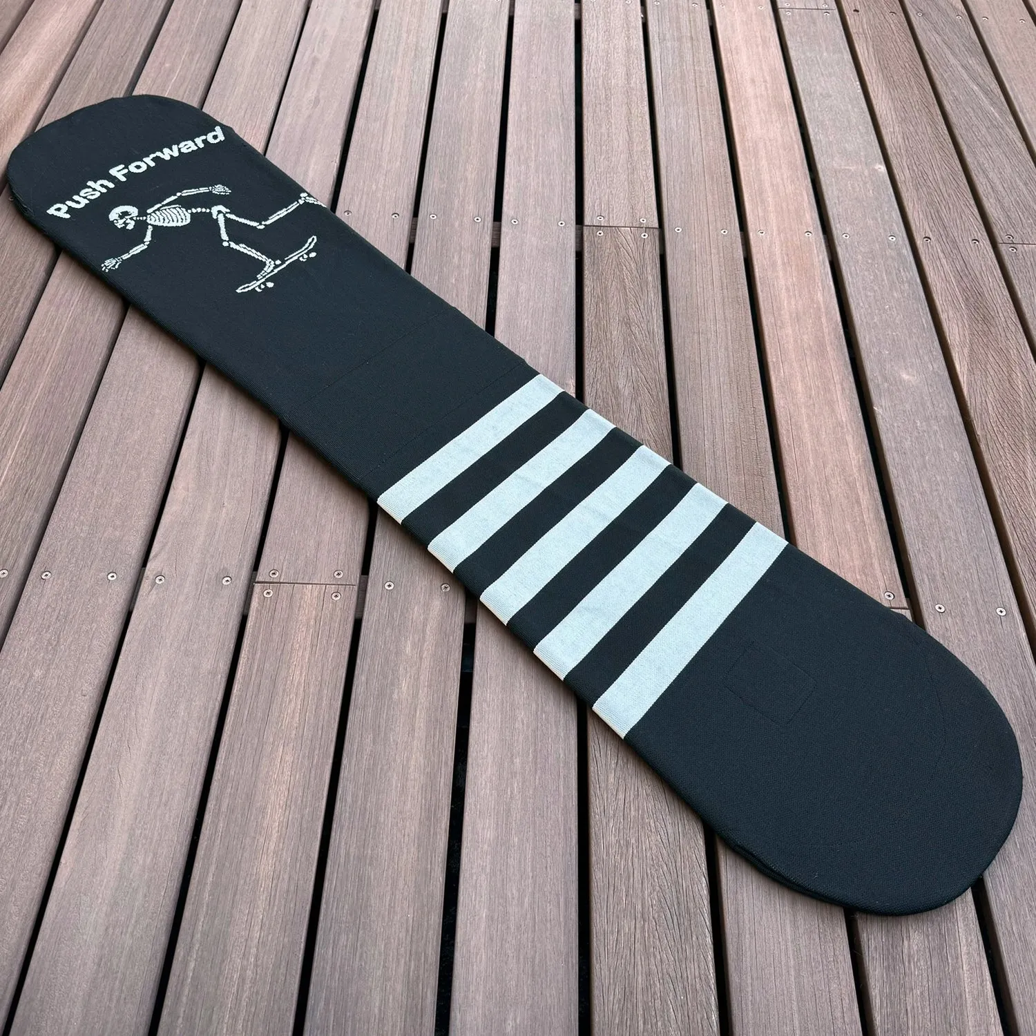 KNIT COVER SKATE SKULL