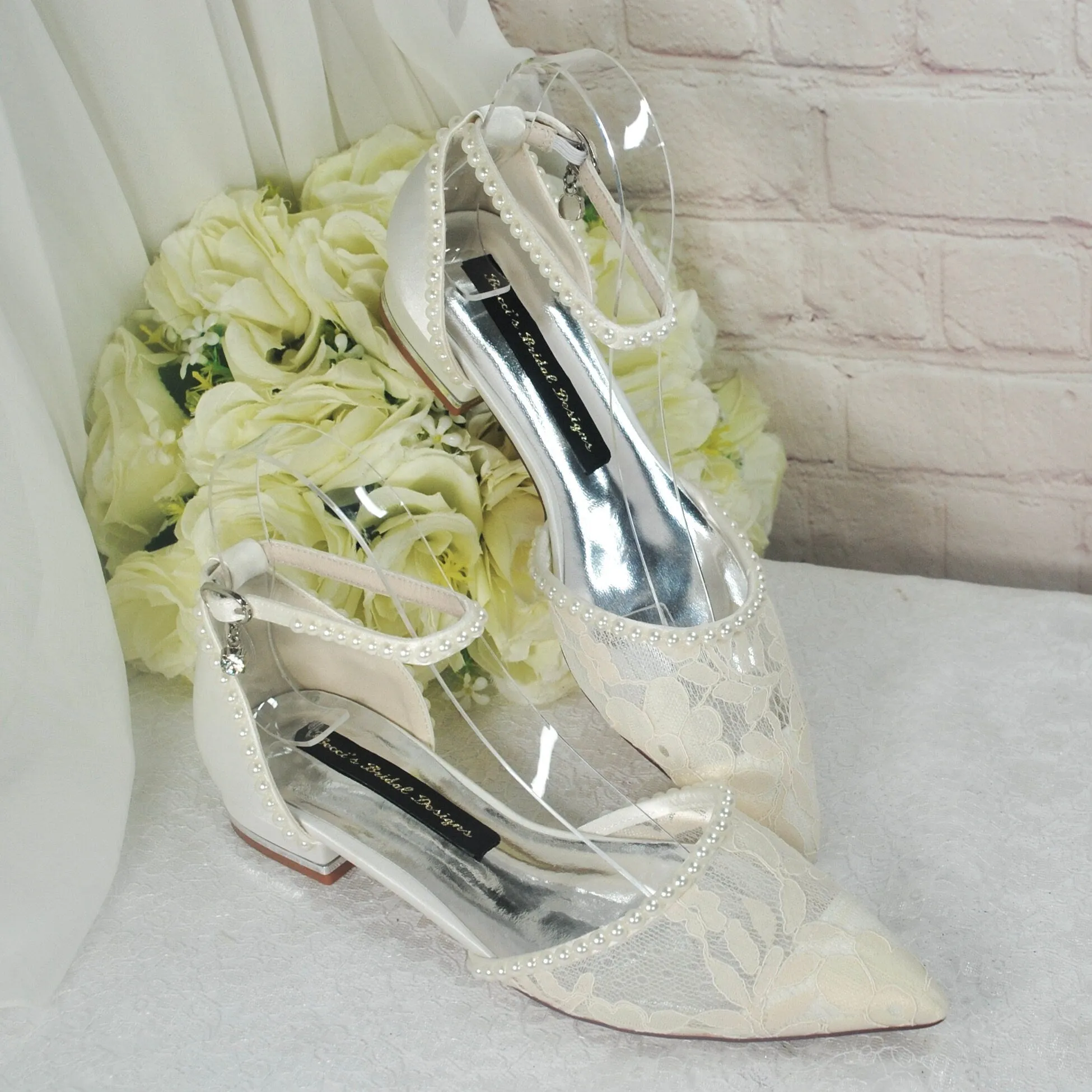 Lace Pointy Toe Flats Ivory and Pearl Size Uk3/US5.5
