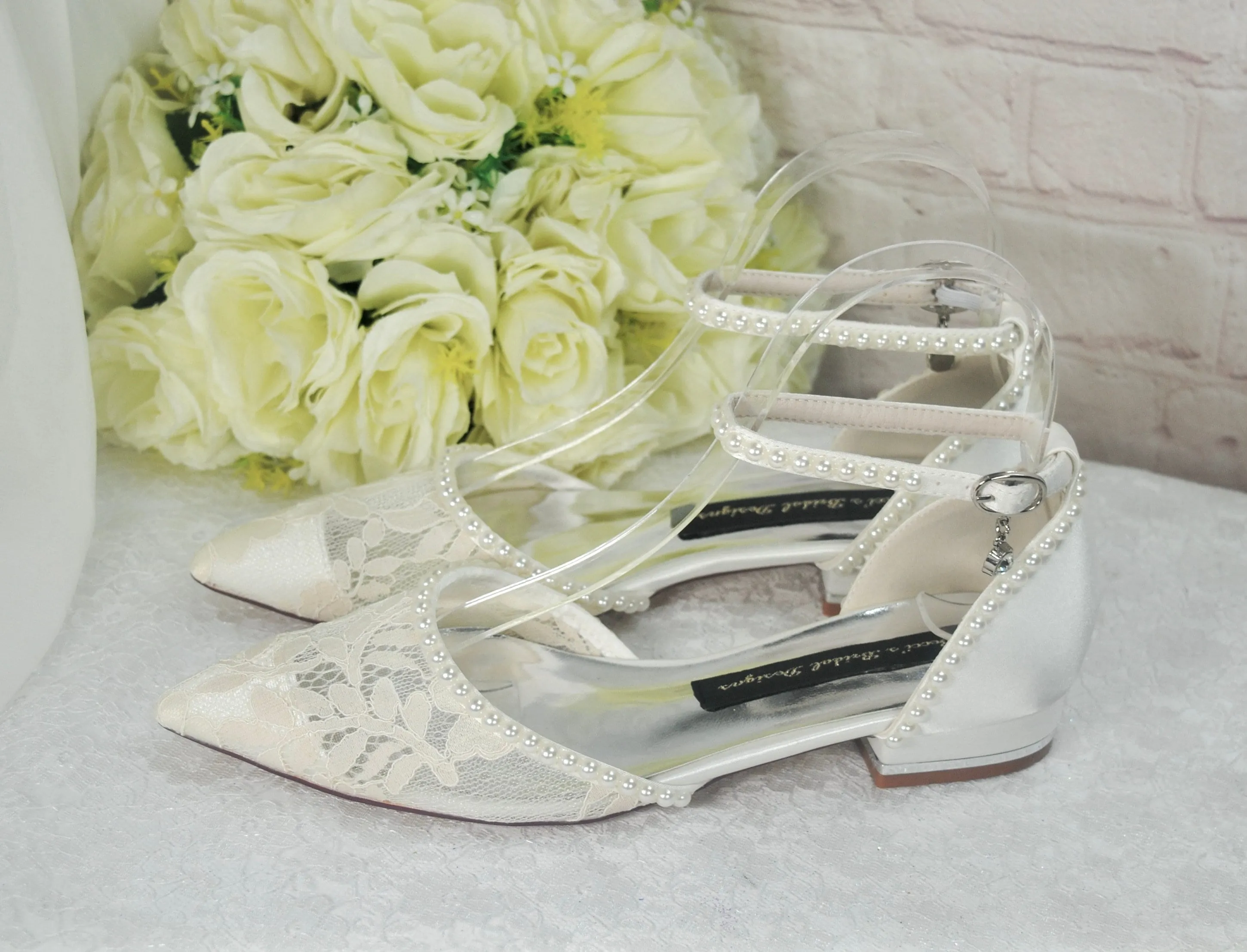 Lace Pointy Toe Flats Ivory and Pearl Size Uk3/US5.5