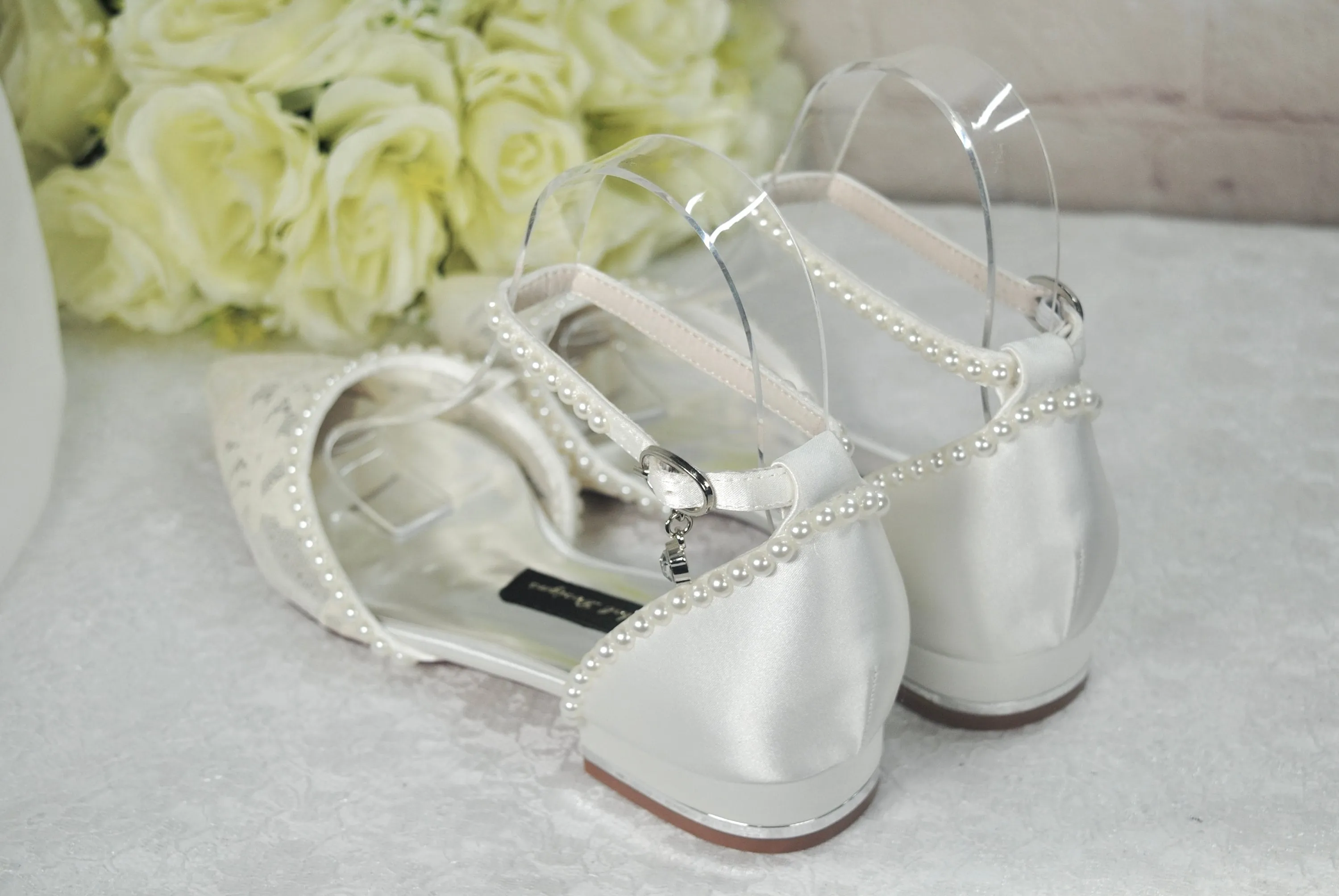 Lace Pointy Toe Flats Ivory and Pearl Size Uk3/US5.5