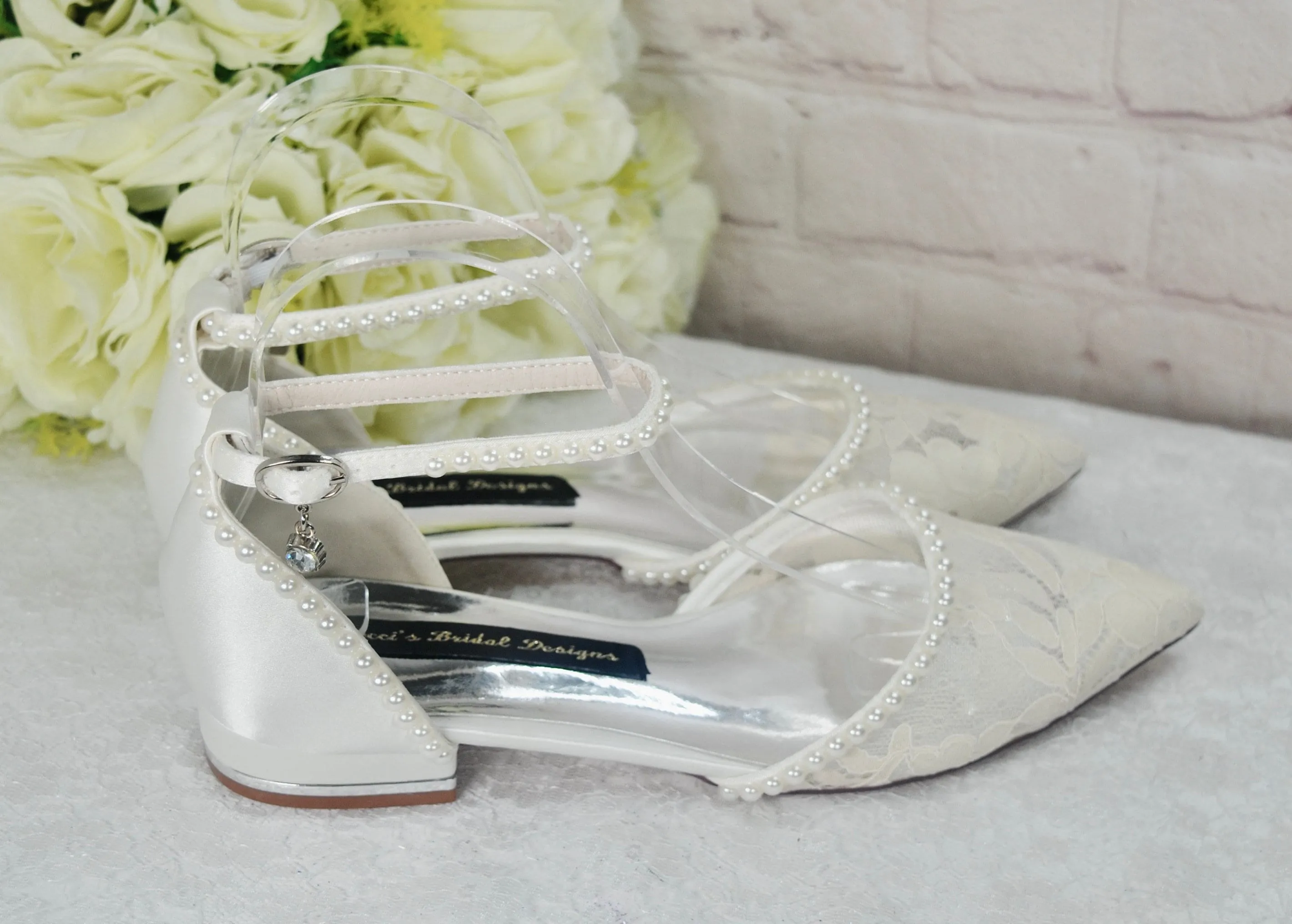 Lace Pointy Toe Flats Ivory and Pearl Size Uk3/US5.5