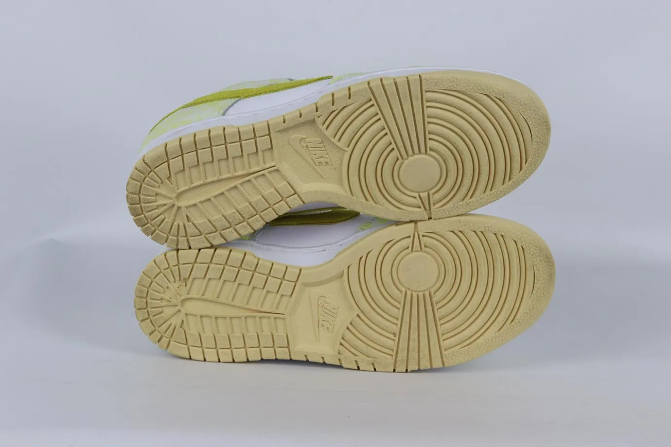NIKE DUNK LOW YELLOW STRIKE LEATHER SNEAKERS EU 39 UK 5.5 US 8