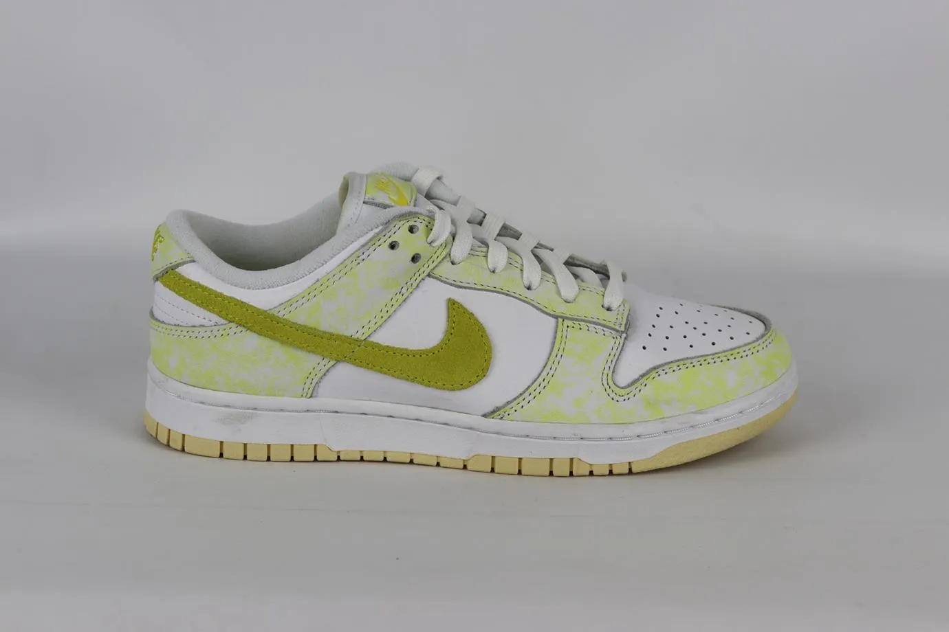 NIKE DUNK LOW YELLOW STRIKE LEATHER SNEAKERS EU 39 UK 5.5 US 8