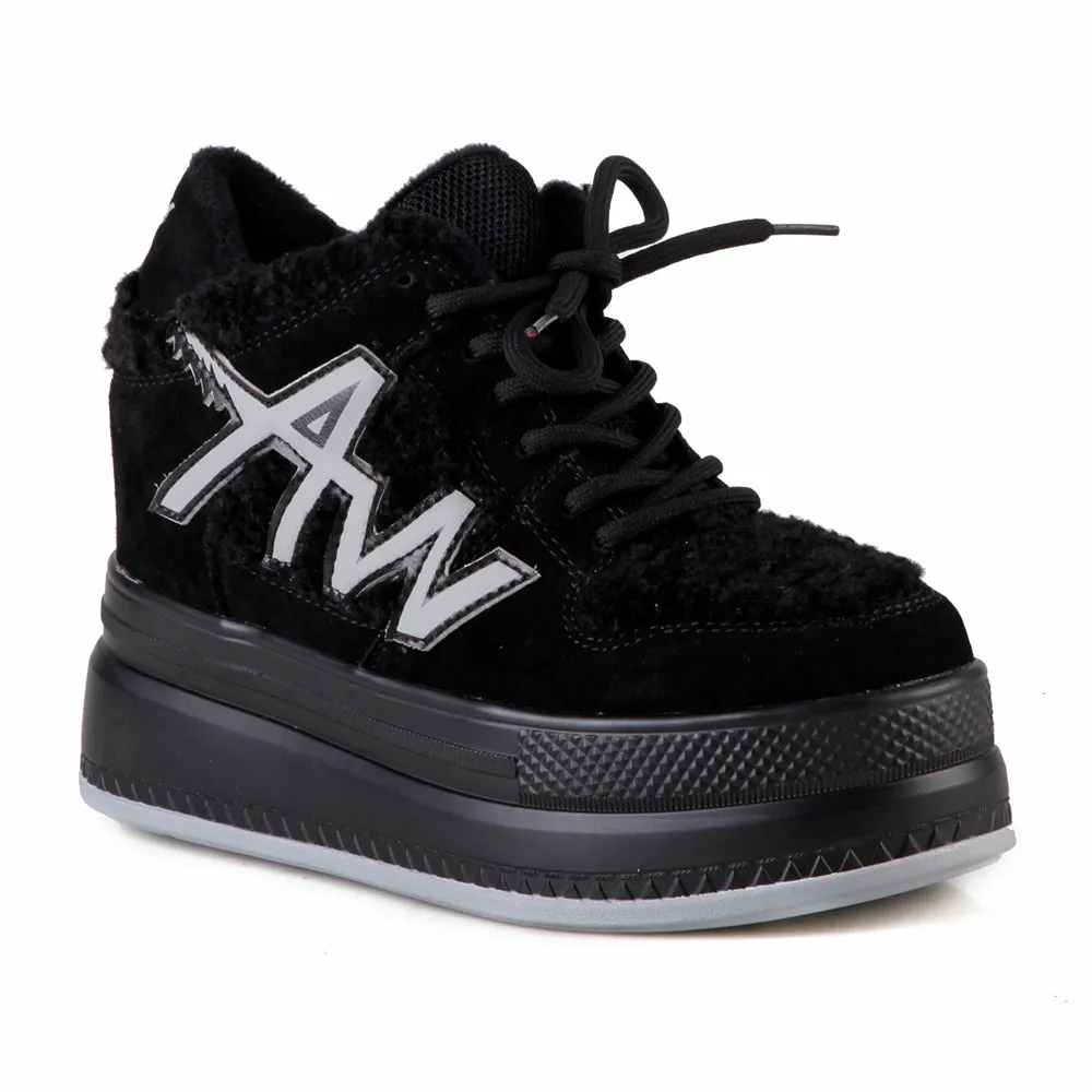 Quince 01 - Black