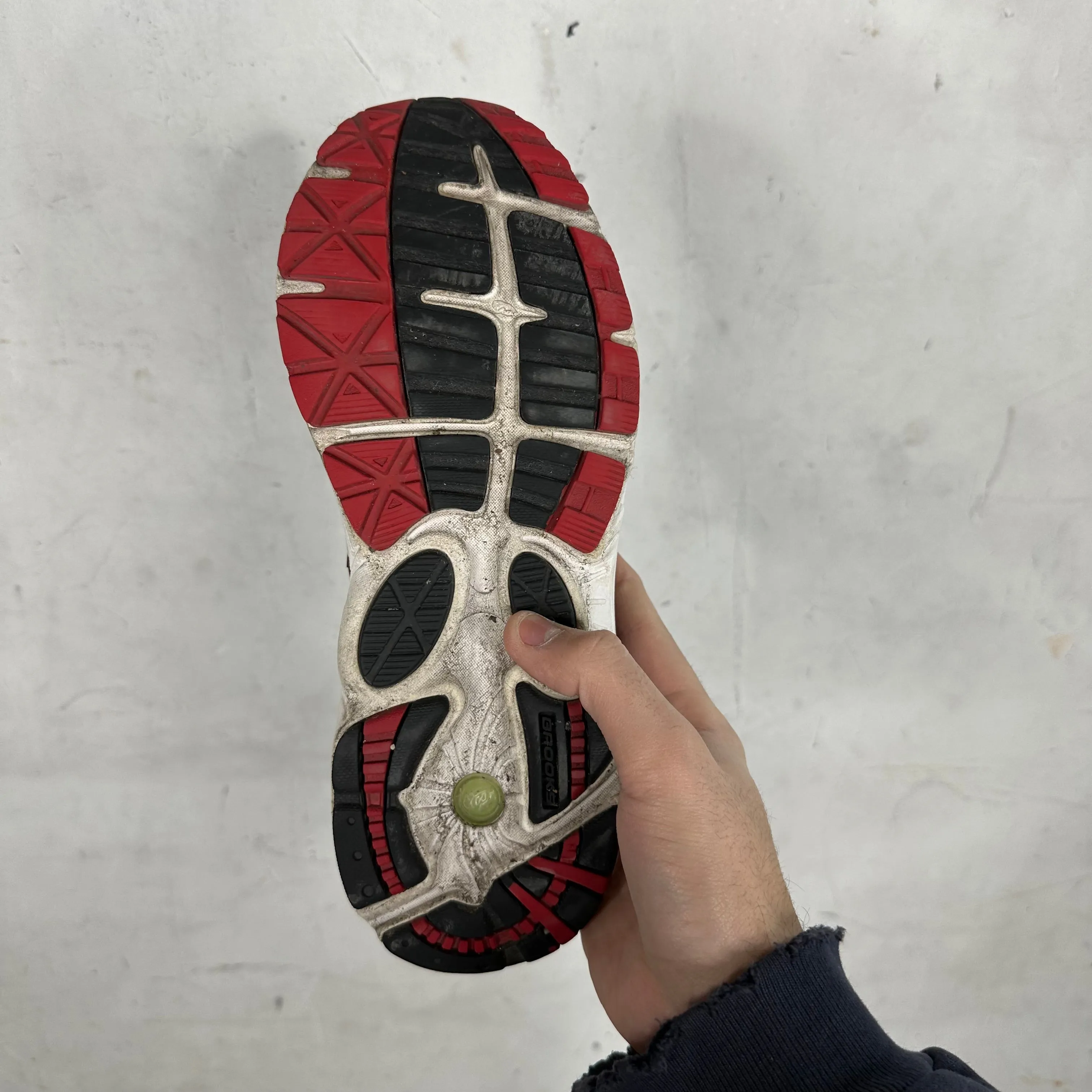Vintage Brooks Grey/Red Trainers