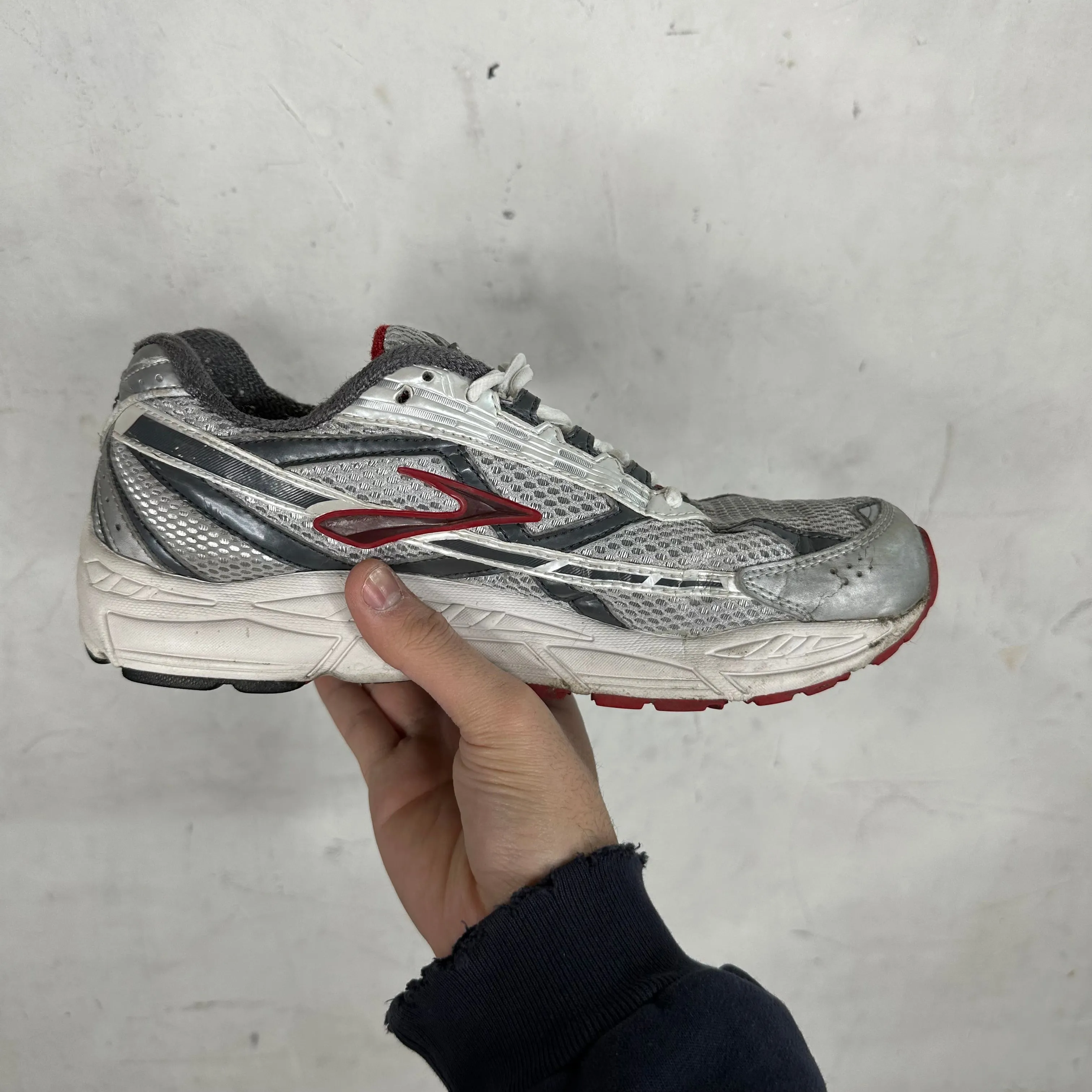 Vintage Brooks Grey/Red Trainers