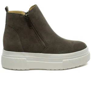 waterproof platform sneaker