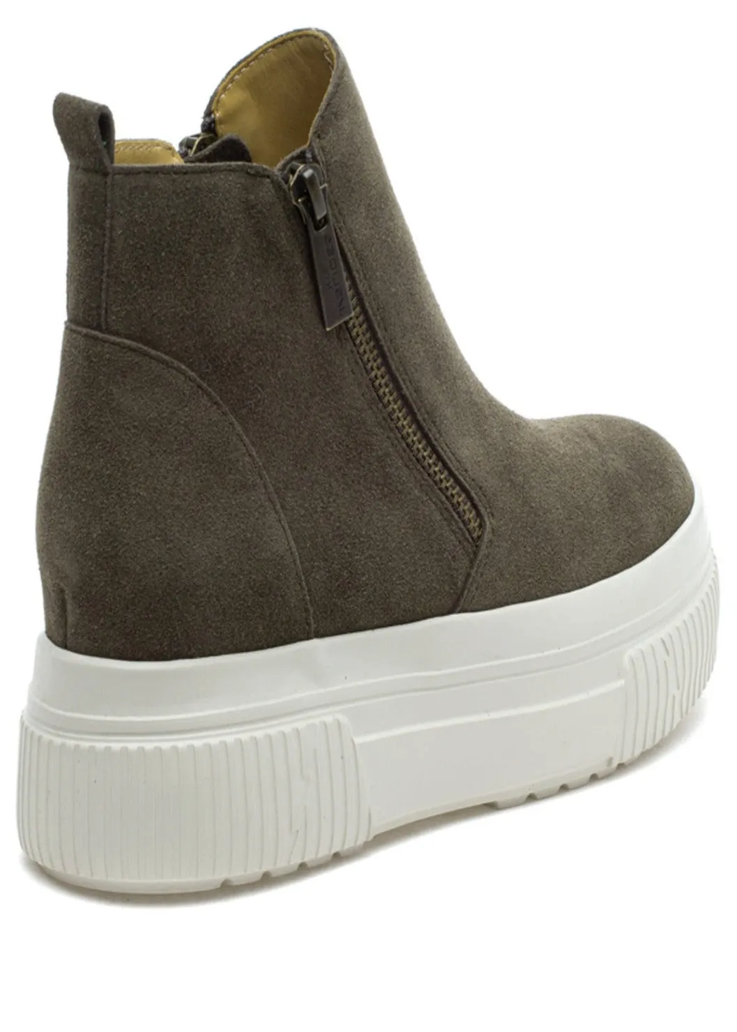 waterproof platform sneaker