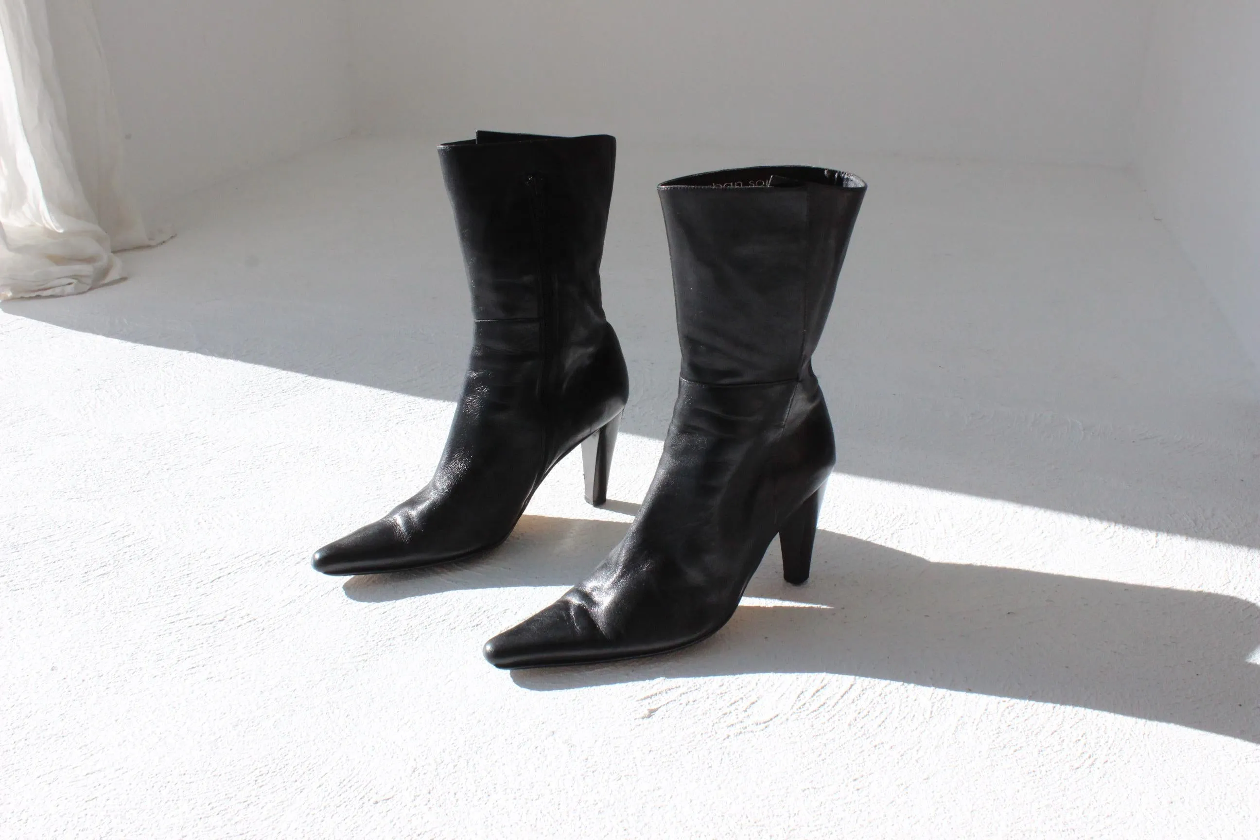 Y2K Leather Pointed Toe Boots by 'Urban Soul' ~ Euro 39
